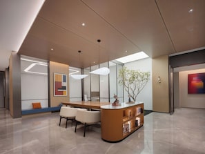 Lobby sitting area - Holiday Inn Express Shanghai North Bund Riverside By Ihg (Shanghai)