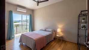 Comfort House, Mountain View | Premium bedding, down comforters, WiFi (free), bed sheets - Casa Congo Tamarindo  (Villareal)
