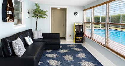 Private Pool • Sleeps 10 • 2BR • Pet-Friendly Homosassa Getaway