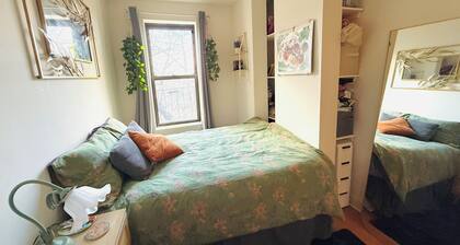 Cozy 1-bedroom New York apartment with Hudson River views