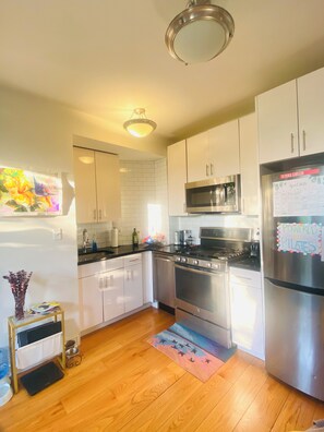 Private kitchen - Cozy 1-bedroom New York apartment with Hudson River views (New York)