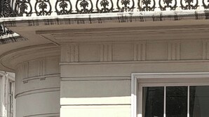 A building with a sign reading 'Gloucester Terrace W2, City of Westminster.' - Cozy London Apartment With City Views (London)