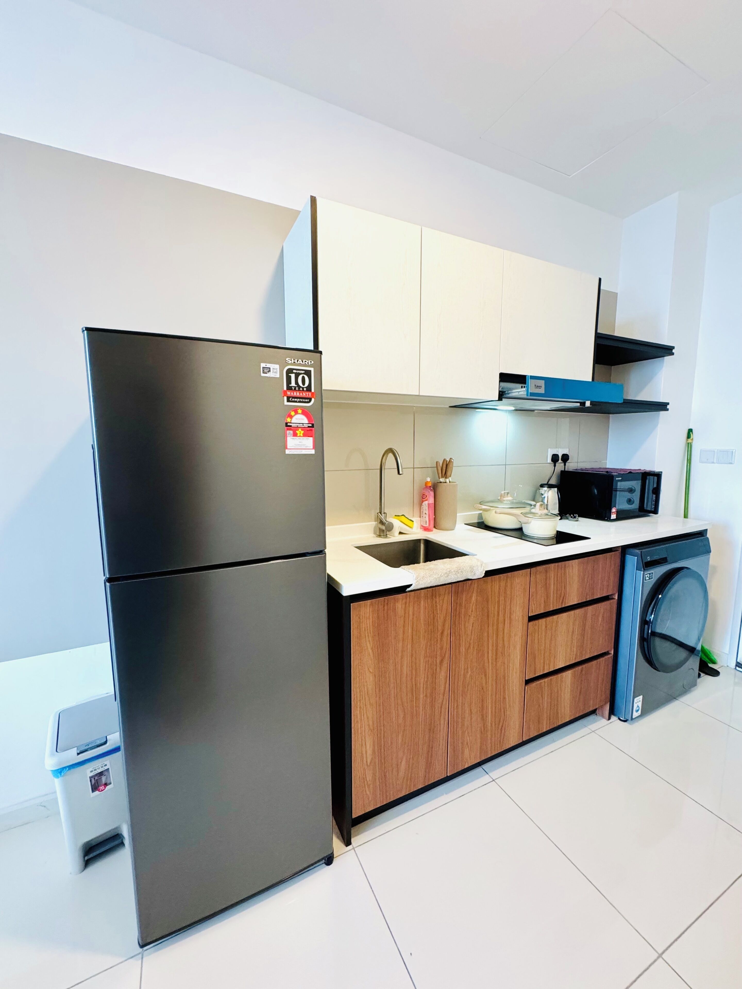 Family Suite, City View | Private kitchen | Fridge, microwave, stovetop