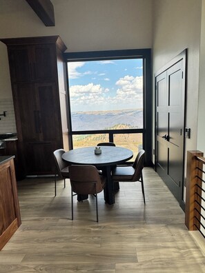 Dining - Chelan Ridge (Chelan)