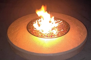 Fireplace - Tiny living Big Amenities w/ kitchenet, pool & gym (Phoenix)