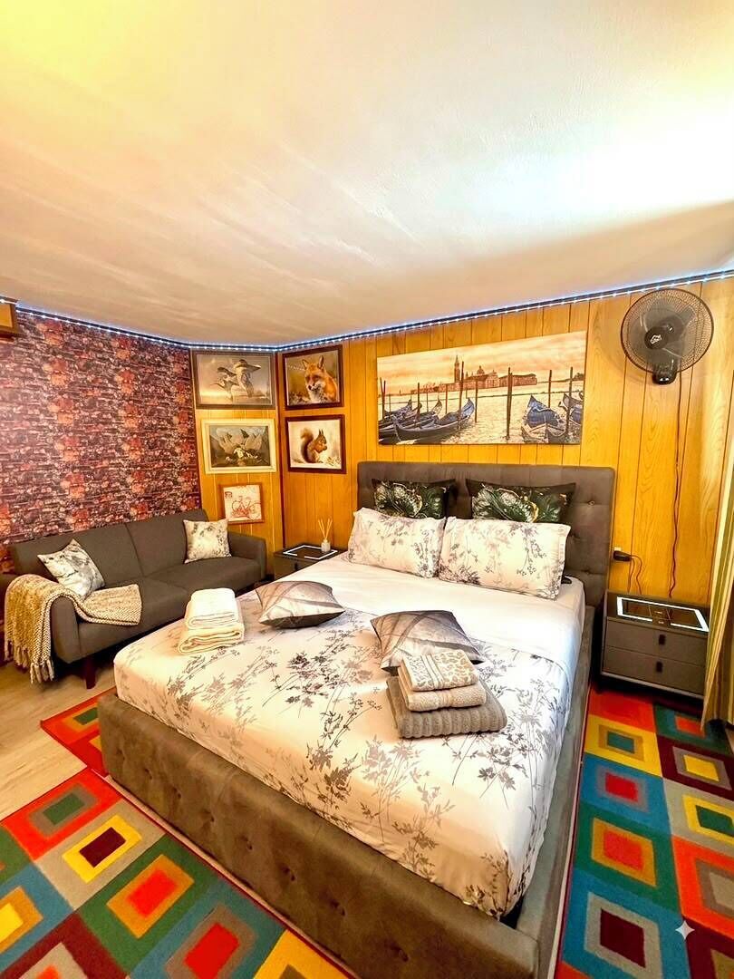 1 habitación, tabla de planchar con plancha, wifi y ropa de cama 