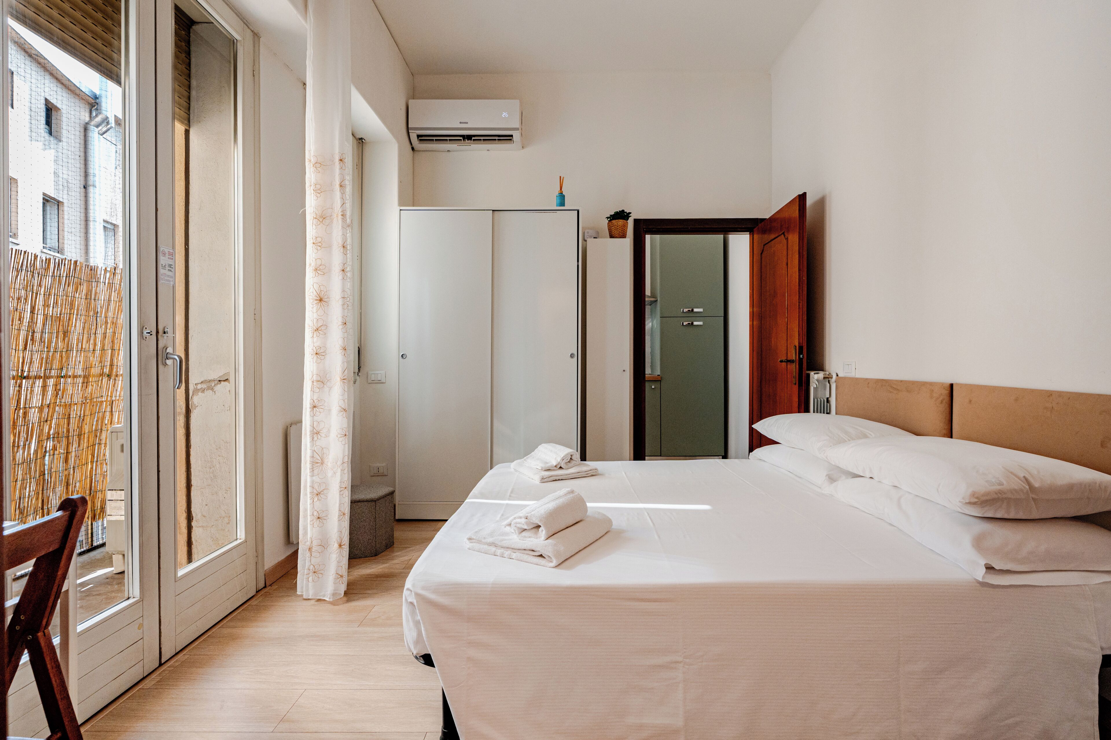 1 dormitorio, tabla de planchar con plancha, wifi gratis y ropa de cama