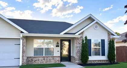 3BR 2BA Relaxing Bentonville Home
