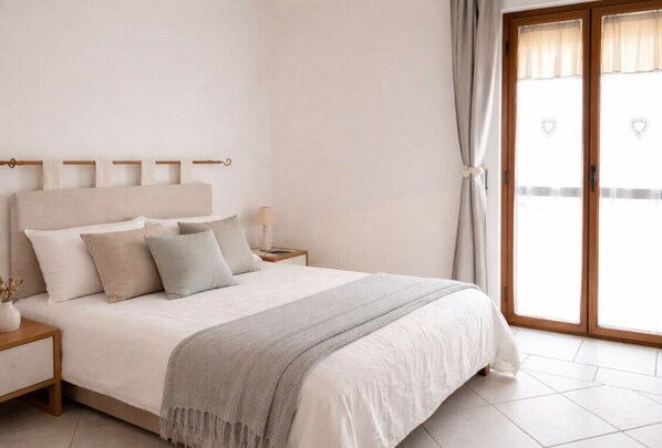 Iron/ironing board, free WiFi, bed sheets - Soliana Vacation Home—Relaxation and Comfort Just 6 km from the Sea (Siniscola)