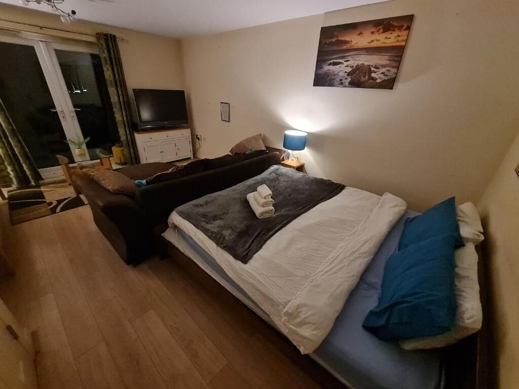 Superior trippelrum - uteplats - utsikt mot trädgården | Ljudisolering, strykjärn/strykbräda och gratis wi-fi