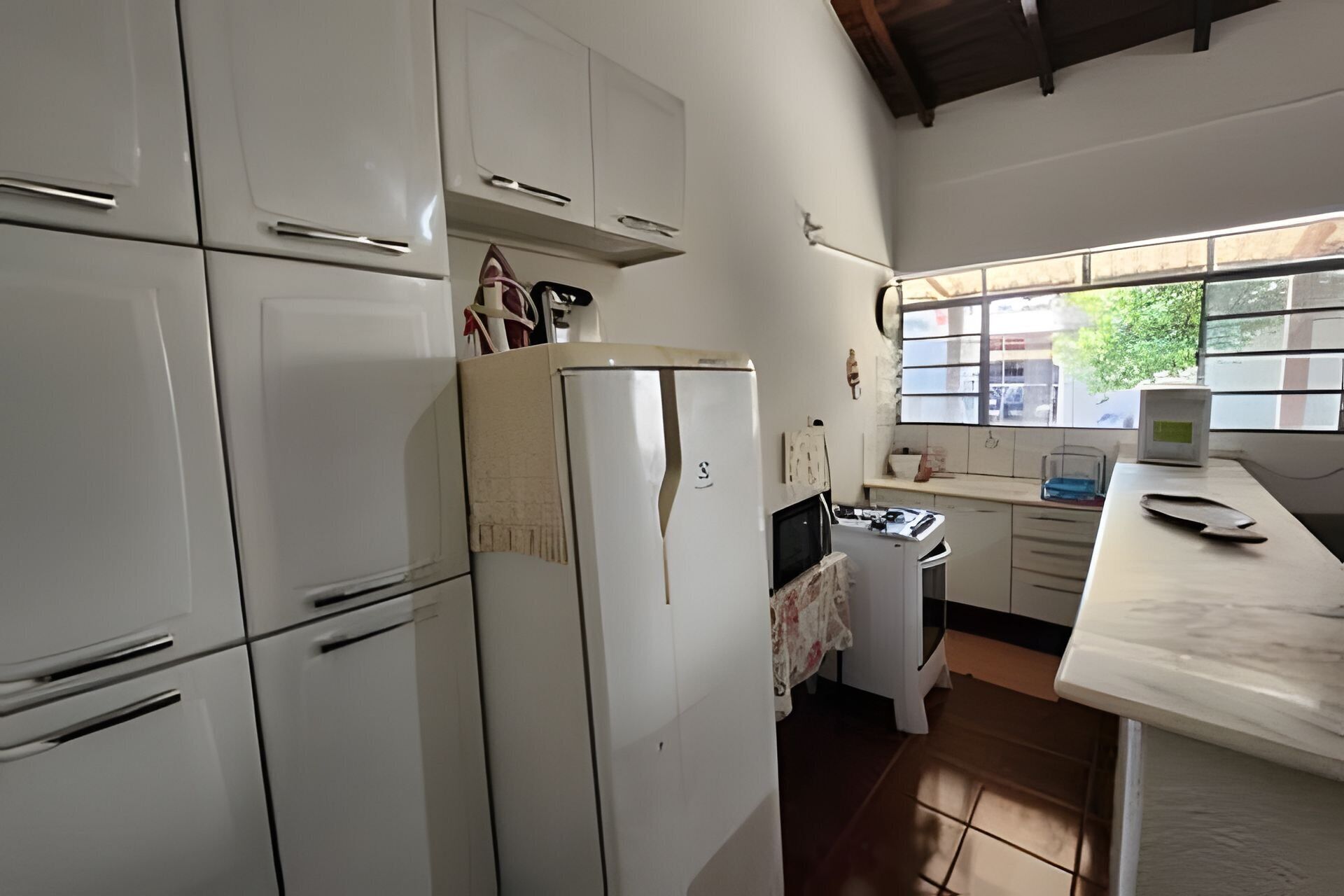 Villa básica | Cocina privada | Frigorífico grande, microondas, horno y placa de cocina