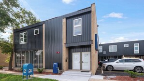 Exterior - Near Chicago - Sleeps 10 - Westchester (Westchester)