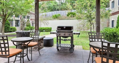 Accessible 2BR Suite w/ Tub | Breakfast + Pool