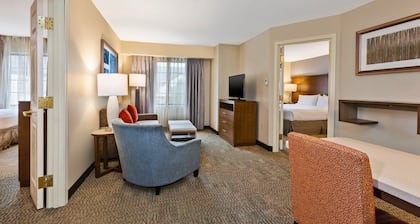 Accessible 2BR Suite w/ Tub | Breakfast + Pool