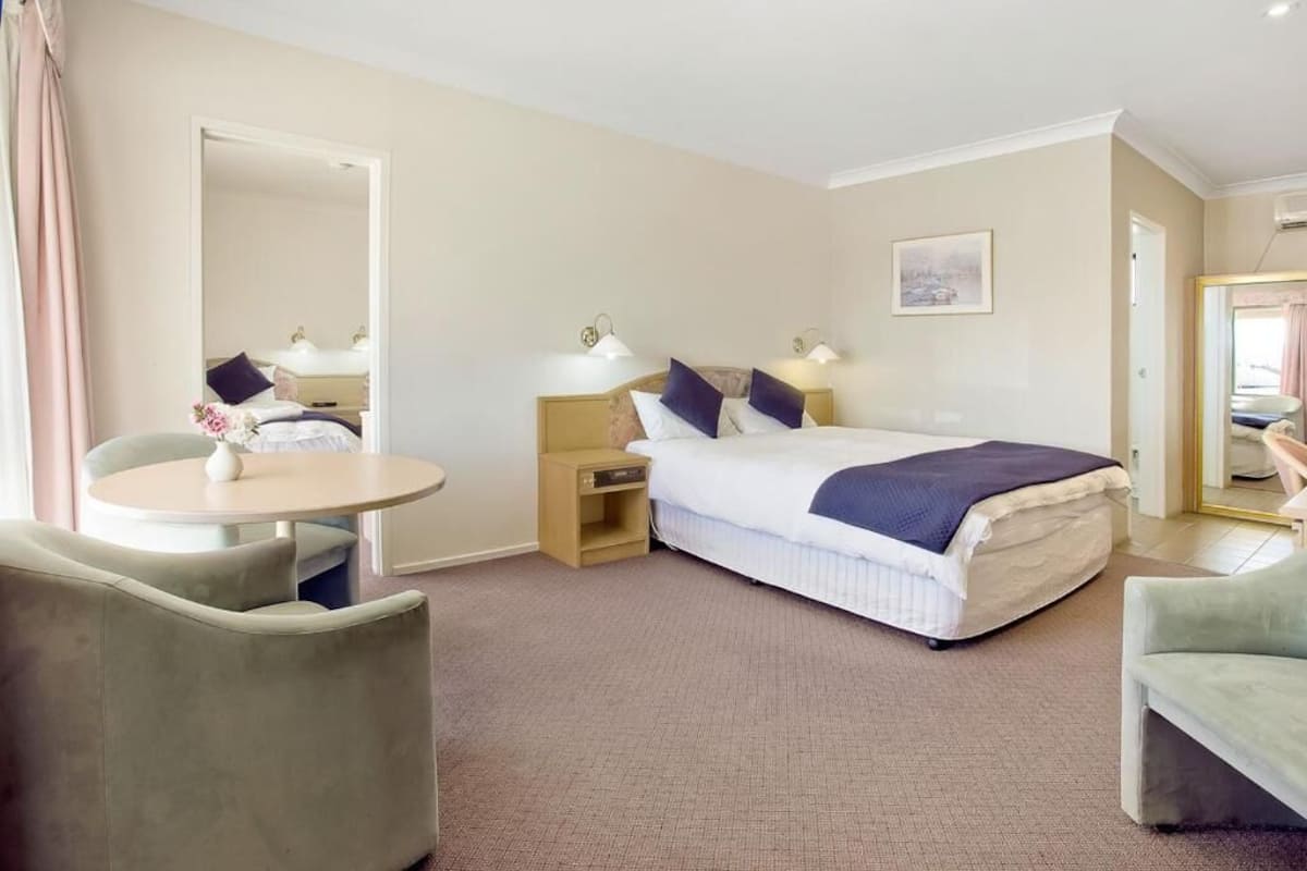 Family Room, Garden View | Desk, laptop workspace, iron/ironing board, WiFi (free)