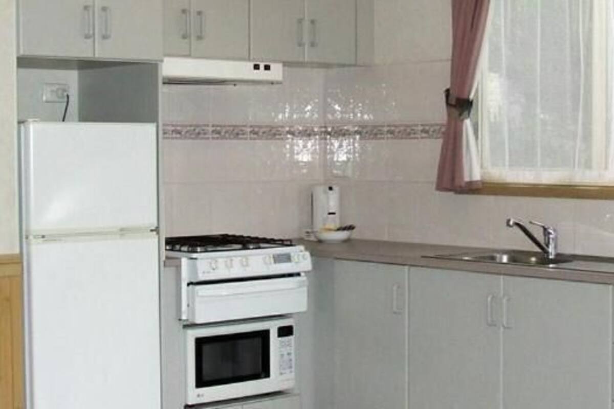 Standard Villa, Garden View | Private kitchen | Cookware/dishes/utensils