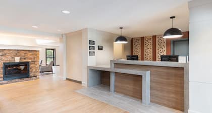 Accessible Suite with Soaking Tub & Full Kitchen