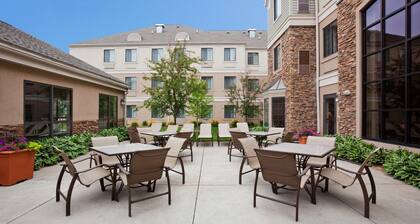 Accessible Suite with Soaking Tub & Full Kitchen