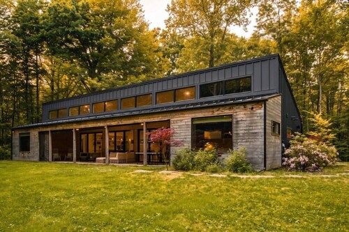 Serene Scandi Cabin in the Woods 2 mins to Beach