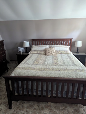 2 bedrooms, iron/ironing board, WiFi, bed sheets