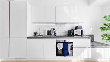 Coffee/tea maker, fridge, microwave, oven