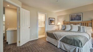 Room - BARGAIN! -- Up to 8 @ Swan Mtn. Resort Keystone/Dillon 8/8-15 - 40% off 6+ nites (Keystone)
