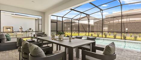 Familienhaus, Terrasse, Gartenblick | Pool | Außenpool