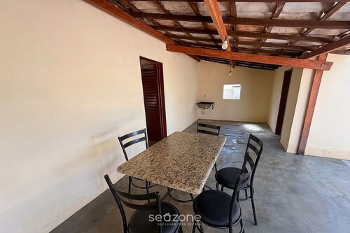 House w/ Balcony & Covered Garage Dbaa0105