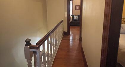 Historic 3-bedroom apartment with beautiful architectural features in Hermann,Mo