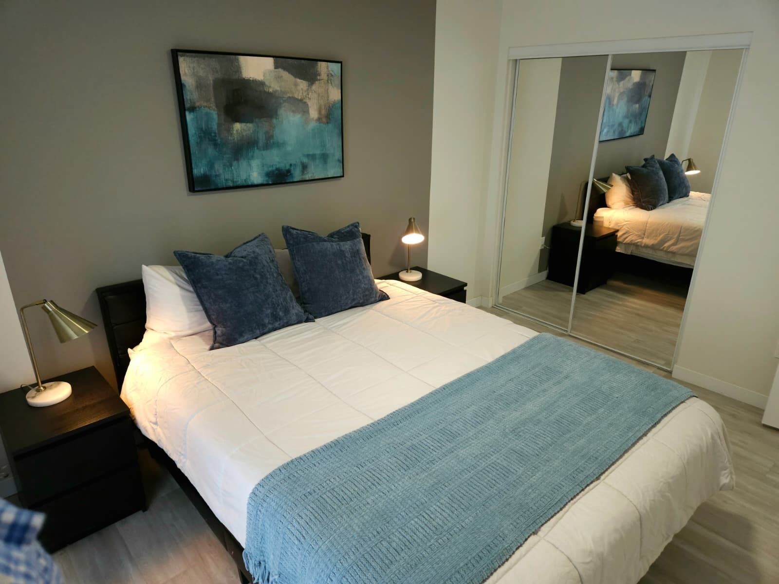 Iron/ironing board, WiFi (surcharge), bed sheets