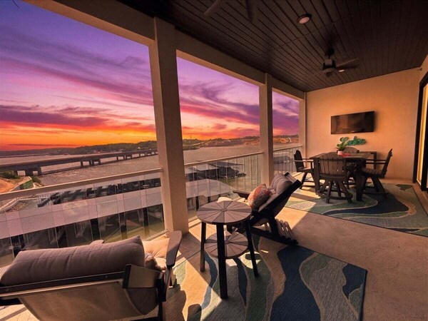 Penthouse Main Channel Views, Resort Pools & Boat Slip At Topsider's 19mm - Osage Beach, MO
