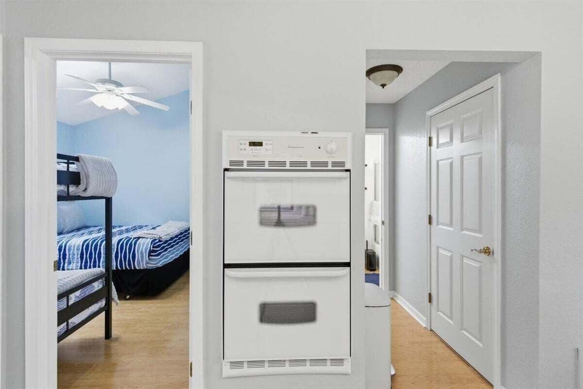 3 bedrooms, individually decorated, individually furnished, bed sheets