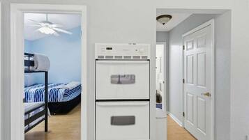 3 bedrooms, individually decorated, individually furnished, bed sheets