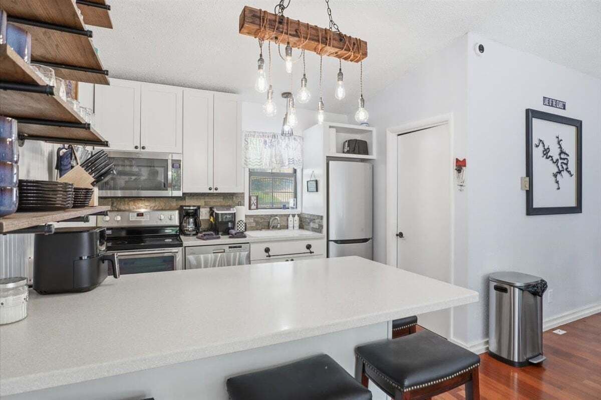 House, Multiple Beds (Moonlight Getaway) | Private kitchen