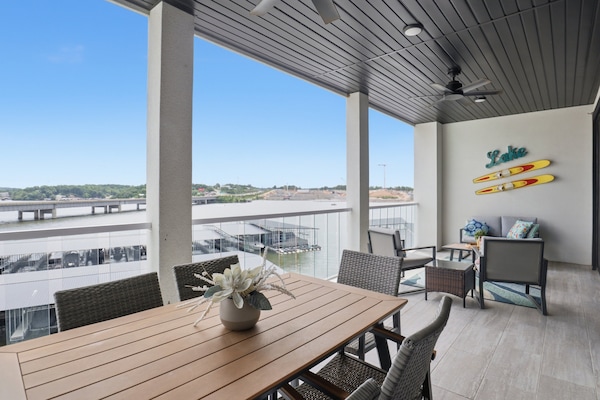 Main Channel Views, Resort Pools & Boat Slip At Topsider's 19mm - Osage Beach, MO