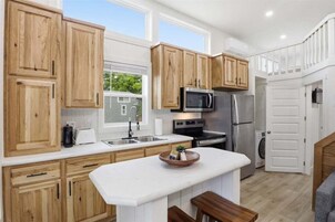Casa, varias camas (Oasis at Hillstone) | Cocina privada