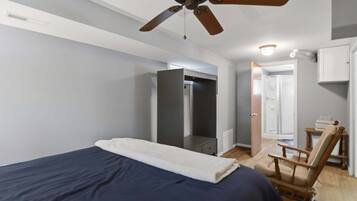 House, Multiple Beds (Golden Beach Getaway) | 3 bedrooms, individually decorated, individually furnished, bed sheets