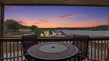 Condo, Multiple Beds (Bay Point Bliss) | Outdoor dining