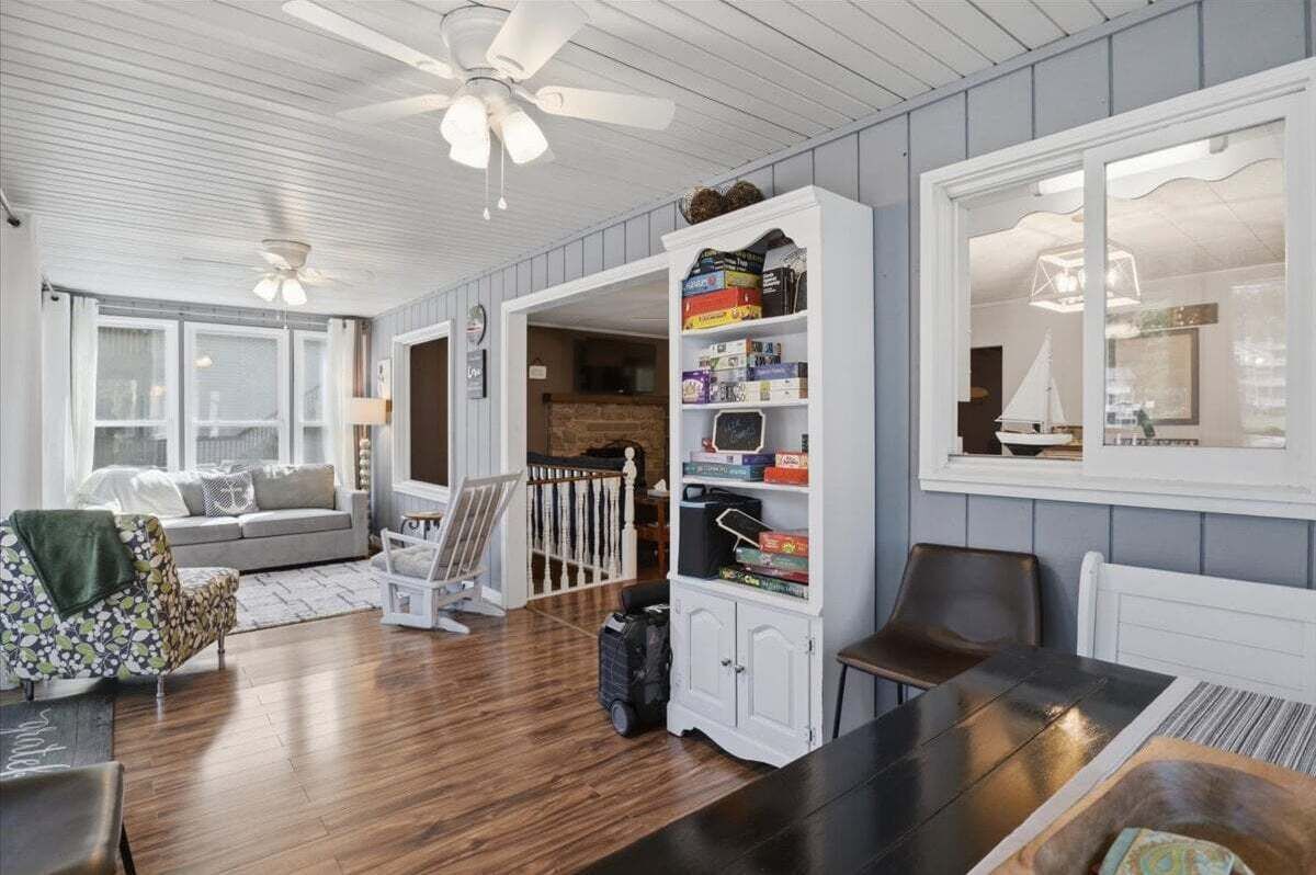 House, Multiple Beds (Place Loto) | Living area