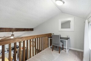 Unclassified image, 5 of 55, button - Amazing Glaize - Spacious Lakefront Home in Osage Beach (Osage Beach)