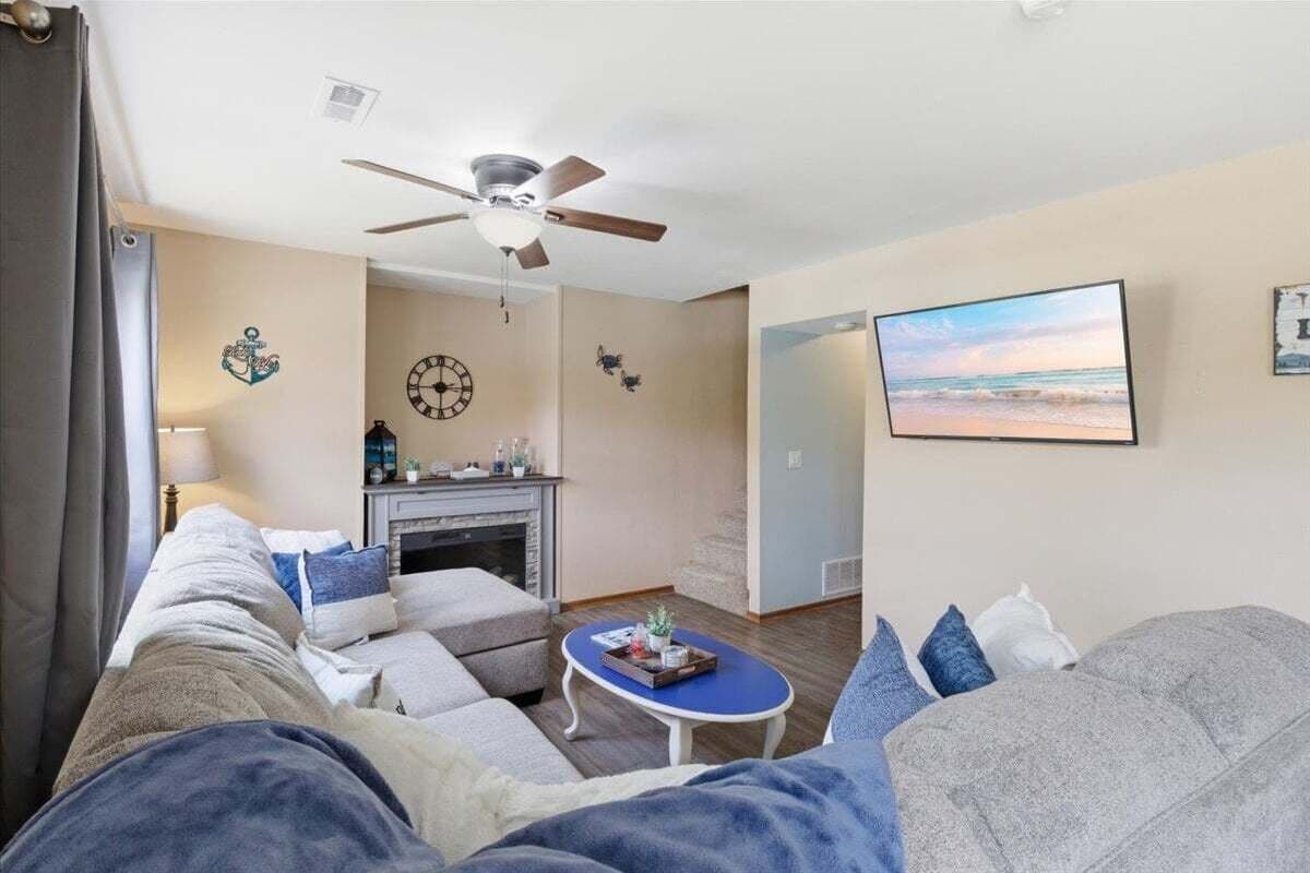 House, Multiple Beds (Happier Place) | Living area