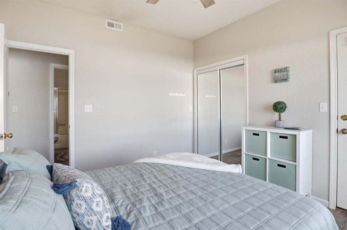 Condo, Multiple Beds (Lake it Easy)