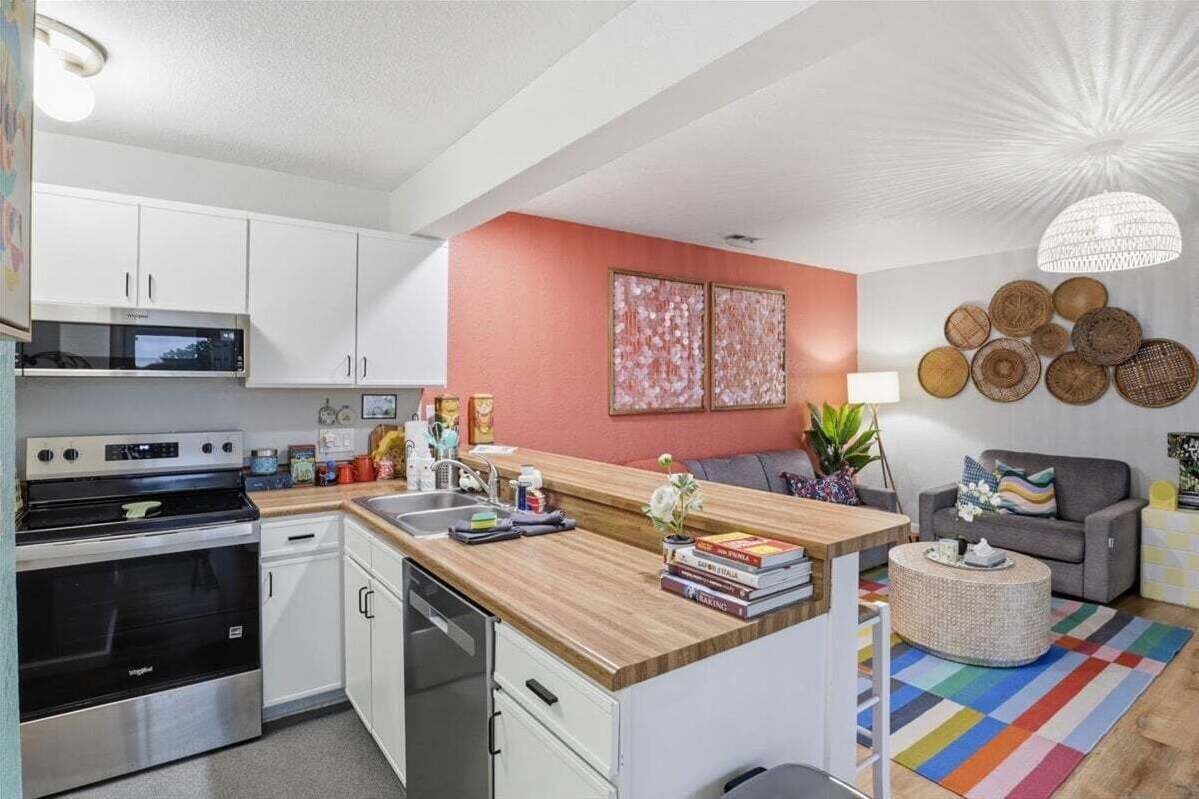 Kondominium, Beberapa Tempat Tidur (Enchanted Waters) | Dapur pribadi