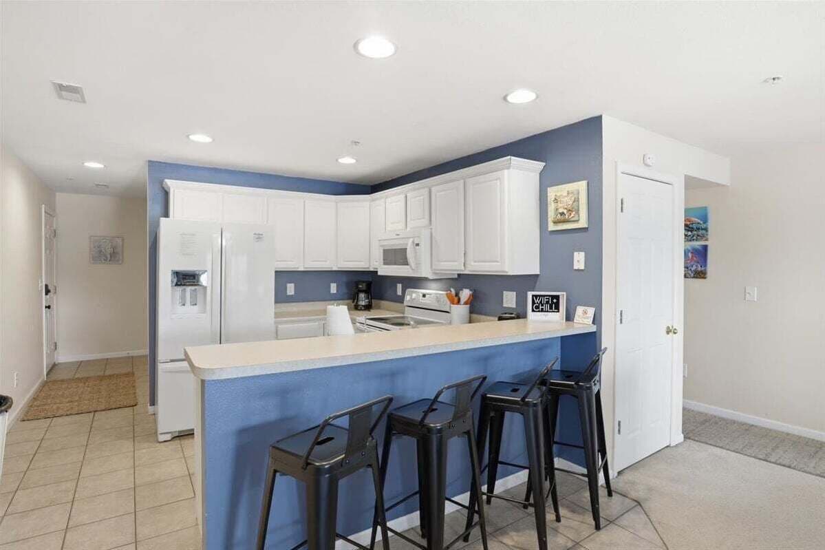 Condo, Multiple Beds (Lake Therapy) | Private kitchen