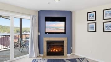 Condo, Multiple Beds, Patio (Lake Therapy) | Interior