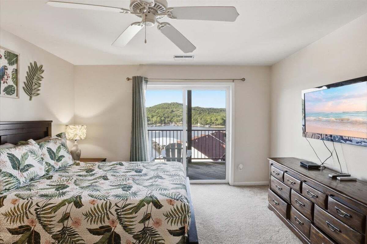 Condo, Multiple Beds (Lake Therapy)