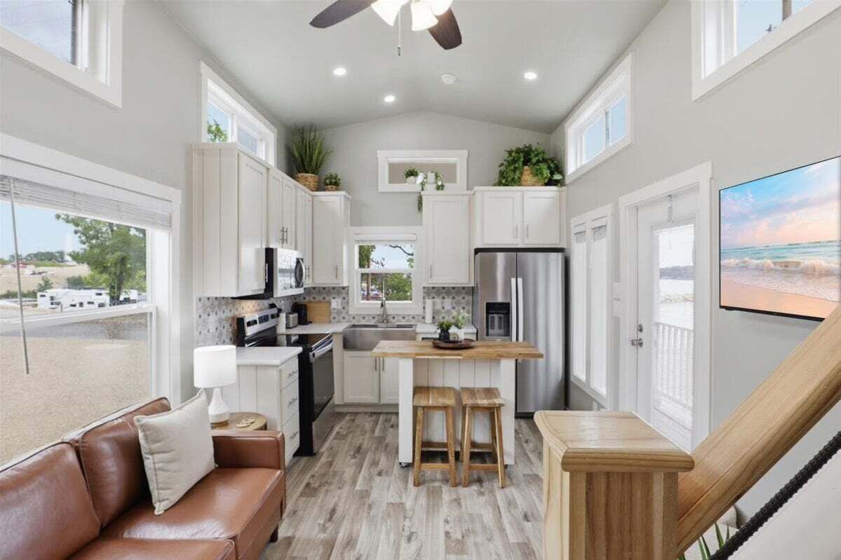 House, Multiple Beds, Patio (Lookout at Hillstone) | Private kitchen