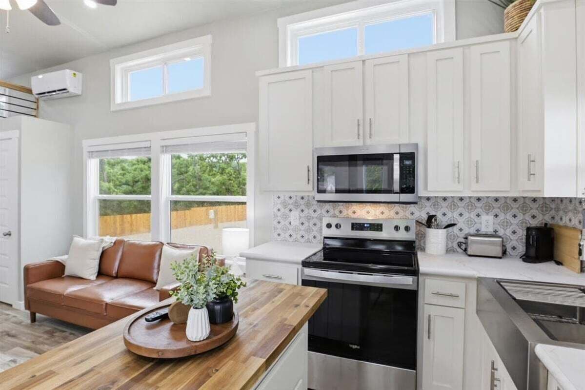 House, Multiple Beds (Lookout at Hillstone) | Private kitchen