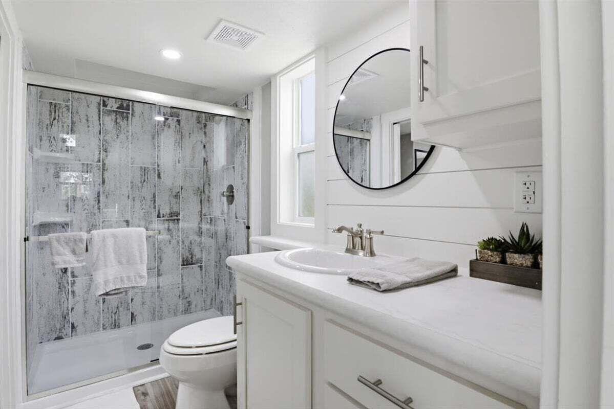 House, Multiple Beds, Patio (Lookout at Hillstone) | Bathroom