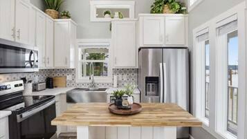 Rumah, Beberapa Tempat Tidur (Lookout at Hillstone) | Dapur pribadi